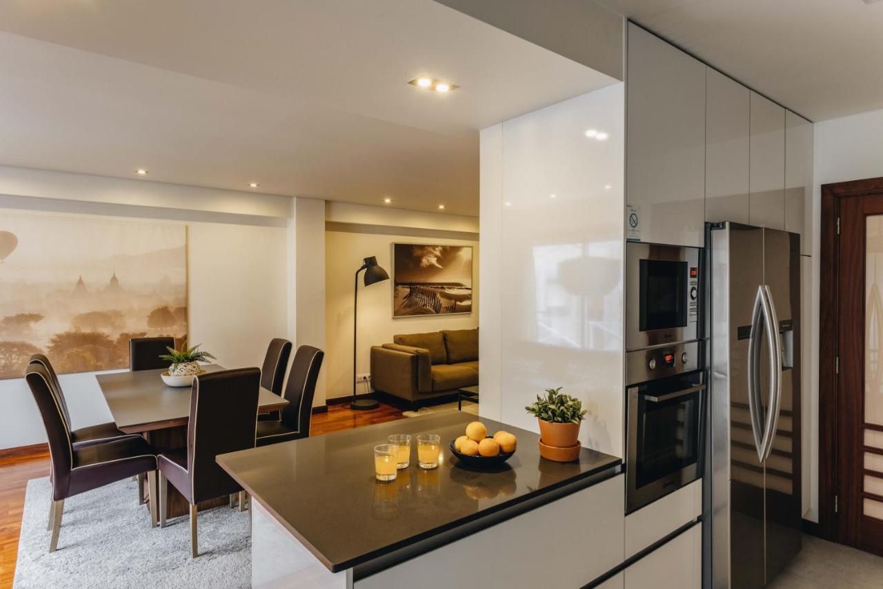 Esm - Bombarda's Premium Terrace Apartment *